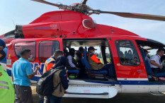 Naik Helikopter, Doni Monardo Pantau Aktivitas Gunung Merapi dari Udara
