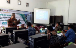 Dosen UMY Dorong Peningkatan Kinerja Guru dengan Teknologi Aplikasi