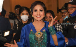 Artis Paramitha Rusady Berbagi Resep Tetap Cantik di Usia 54 Tahun
