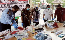 Kejari Gunungkidul Musnahkan Barang Bukti Kejahatan