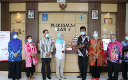 UGM Bagikan 11.000 Alat Rapid Test Buatan Sendiri