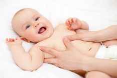 Kulit Bayi Butuh Perhatian Ekstra di Musim Hujan, Ini 5 Tips Merawatnya