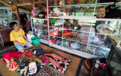 Sepi Pembeli, Pembuat Kostum Pentas Seni di Kulonprogo Buka Jasa Sewa