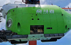 Kapal Selam China Capai Tempat Terdalam di Bumi
