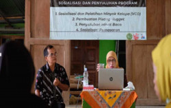KKN UMY Bantu Warga Trimurti Tingkatkan Manfaat Kelapa