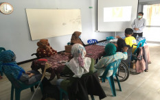 YEC Bantu Penyandang Disabilitas Belajar Bahasa Inggris