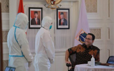 Positif Covid-19, Foto Anies Tanpa Masker Tuai Kritik