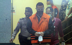 Ini Penampakan Mensos Juliari Batubara saat Diborgol KPK