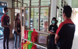 Penyandang Disabilitas Diberi Bantuan Bahan Pokok