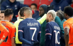 Liga Champions: PSG vs Basaksehir Dilanjutkan, Wasit Keempat yang Rasis Diganti