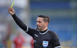 Jejak Buram Sang Wasit Rasis