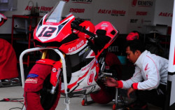 Beda Cara Merawat Motor Balap dan Harian Versi AHRT