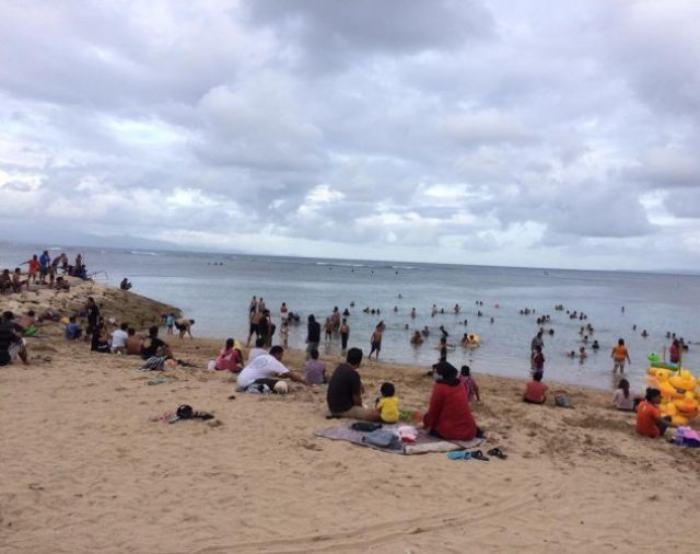 Pantai Sindhu Bali Mulai Diserbu Wisatawan
