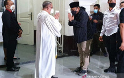 Sehari Jabat Menag, Gus Yaqut Hadiri Misa Natal di Gereja Blenduk Semarang