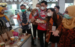 Tingkatkan Penjualan, UMKM di Sleman Gelar Pameran dengan Prokes Ketat