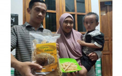 Pandemi, Wawan Olah Debog Pisang Jadi Camilan Berduit