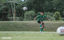 Kompetisi Liga 1 Ditunda, Gelandang PSS Sleman Ini Mengisi Waktu dengan Melatih SSB
