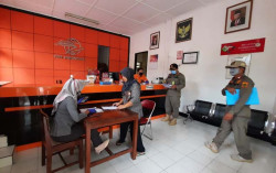 Antisipasi Kerumunan, Pol PP Kulonprogo Pantau Penyaluran BST
