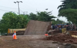 Jembatan Ambruk, Jalur Trans Kalsel-Kaltim Terputus 