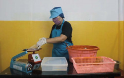 Lesigor Asal Bantul Laris Manis