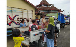 Ratusan Pengungsi Merapi di Magelang Pulang ke Rumah