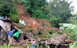 Tanah Longsor di Magelang Sebabkan Empat Orang Terluka dan Delapan Jiwa Mengungsi