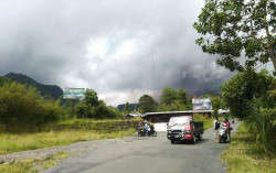 Awan Panas Merapi Meluncur 3 Km, Warga Turgo Diungsikan