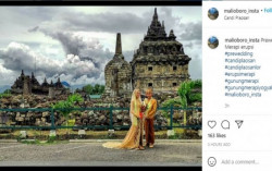 Eksotis! Sejoli Berfoto Prewedding Berlatar Candi & Erupsi Merapi
