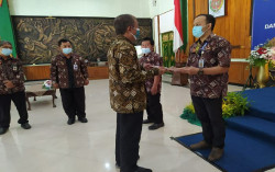Wali Kota Serahkan SPPT PBB dan SSPD 