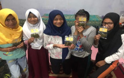 UMY Perkuat Sumber Daya Ekonomi Warga Dusun Kuncen Boyolali dengan Olah Keripik Sayur