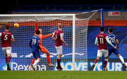 Liga Inggris: Dua Bek Bawa Chelsea Gasak Burnley