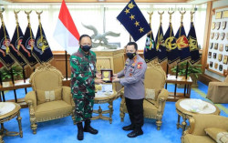 Kunjungi KSAU, Kapolri Harap Sinergitas dari Atas Hingga Bawah Tegakkan Displin Prokes Masyarakat