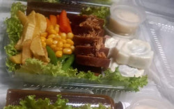 Dosen UMY Dampingi UKM Jajanan Kusuma Tingkatkan Kualitas Pengelolaan
