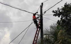 Cuaca Ekstrem, PLN Berhasil Normalkan Pasokan Listrik di Klaten, Boyolali, dan Kulonprogo