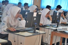 Mendikbud Tak Akan Revisi Permendikbud Pakaian Muslimah