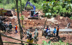 Pemkab Gunungkidul Bangun Jembatan Darurat di Songbanyu