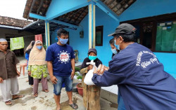 Peringati HPN 2021, PWK Bagikan Ratusan Paket Sembako dan Penanaman Pohon