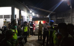 Langgar PTKM, 9 Warung Makan di Kawasan Jombor Diberi Peringatan