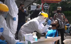 Astaga...Tiga Pesepeda Positif Covid-19 Kabur Saat Operasi PPKM di Bandung
