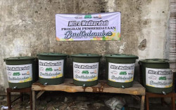 UMY Bantu BMT Hadapi Pandemi dengan Budi Daya Ikan dalam Ember
