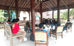 KKN UMY di Dusun Kluwih Balecatur Sleman Tingkatkan Kesadaran Warga terhadap Kebersihan Lingkungan