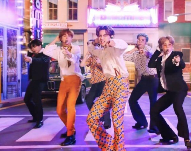 Akhir Februari 2021, BTS Tampil di MTV Unplugged