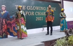 Belasan Batik Dilelang untuk Disumbangkan Penyintas Covid-19