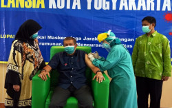 Wali Kota Jogja Dapat Suntikan Vaksin Covid-19