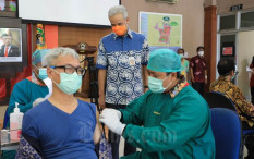 Ini Imbauan untuk Lansia Sebelum Suntik Vaksin Covid-19