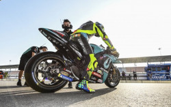 Hari Pertama Bersama Petronas, Rossi Selesaikan 54 Putaran & Uji Sasis Anyar