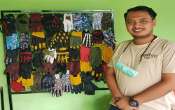 Kisah Pemuda Jogja Sempat Rugi Ratusan Juta, Kini Sukses Produksi Sarung Tangan Kulit