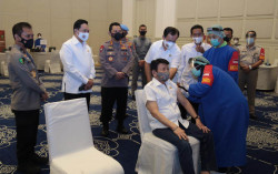 Polri Gelar Vaksinasi Covid-19 untuk 2.282 Pensiunan Polisi