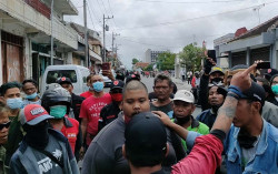 Hendak Unjuk Rasa di Depan Kantor Gubernur, Massa FPR Dikeroyok Warga