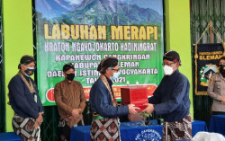 Labuhan Merapi Digelar Sesuai Protokol Kesehatan